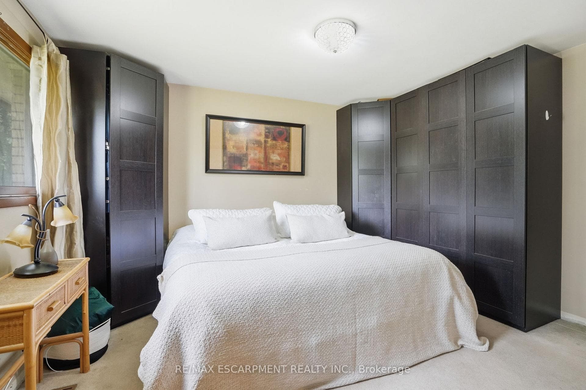 318 Freelton Road photo 20