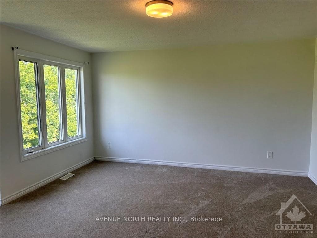 830 SNAP HOOK Crescent photo 19