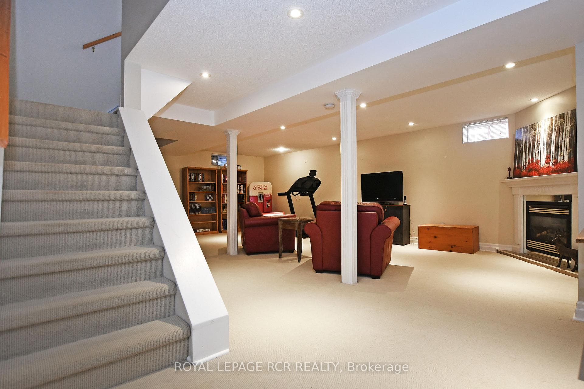 271 Rhodes Circle photo 29