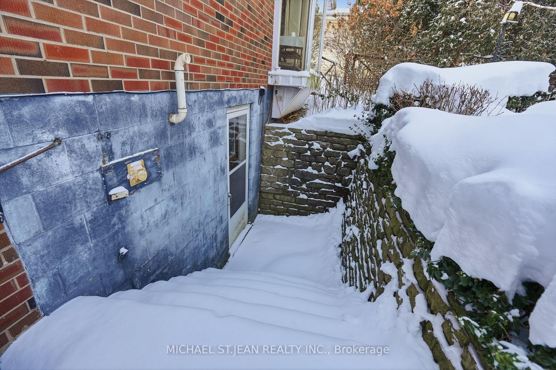 167 Fallingbrook Drive photo 38
