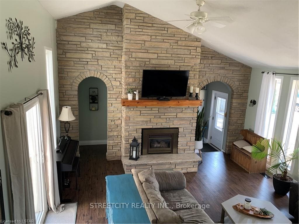126 ANDERSON Avenue photo 14