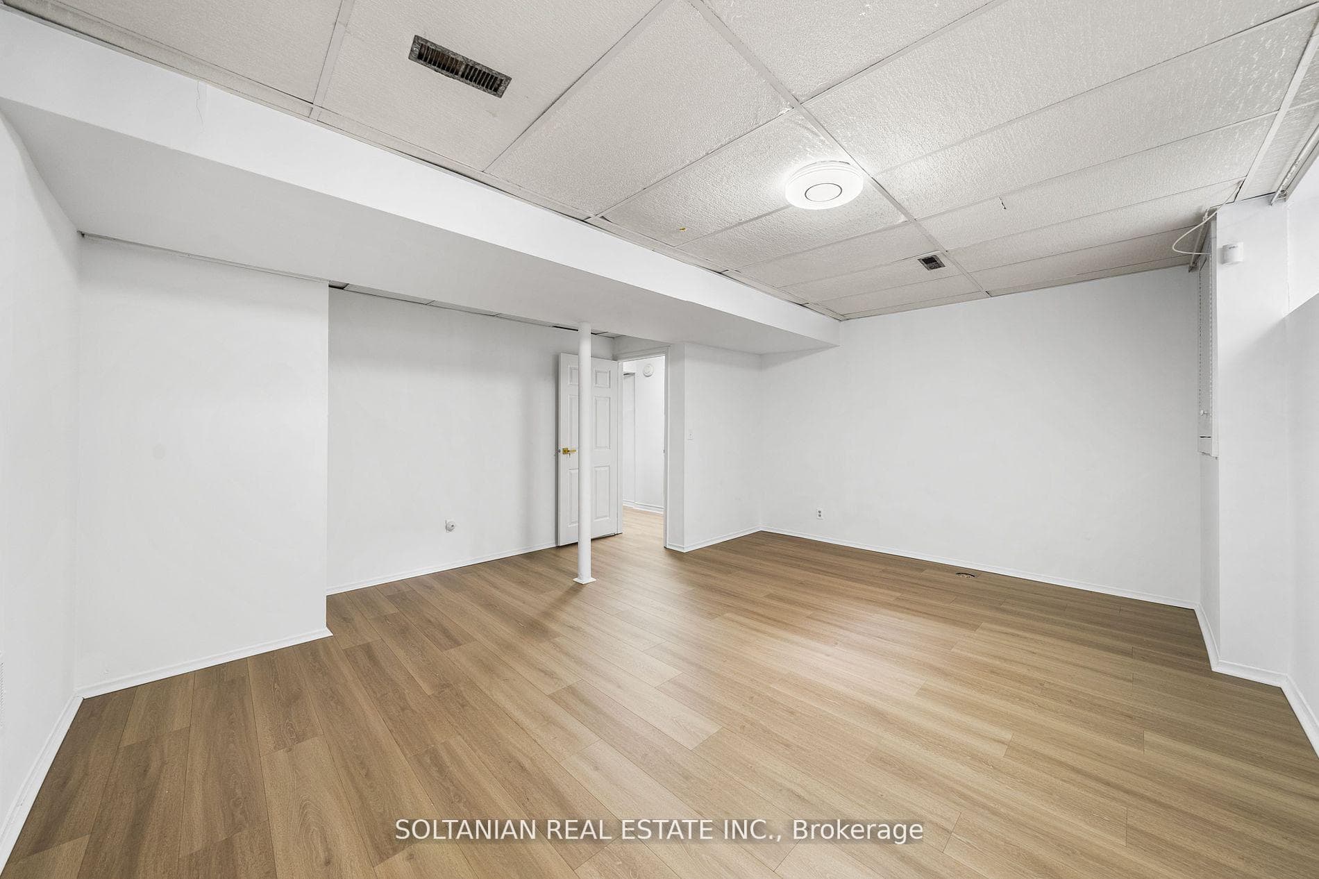 31 Glenelia Avenue photo 32