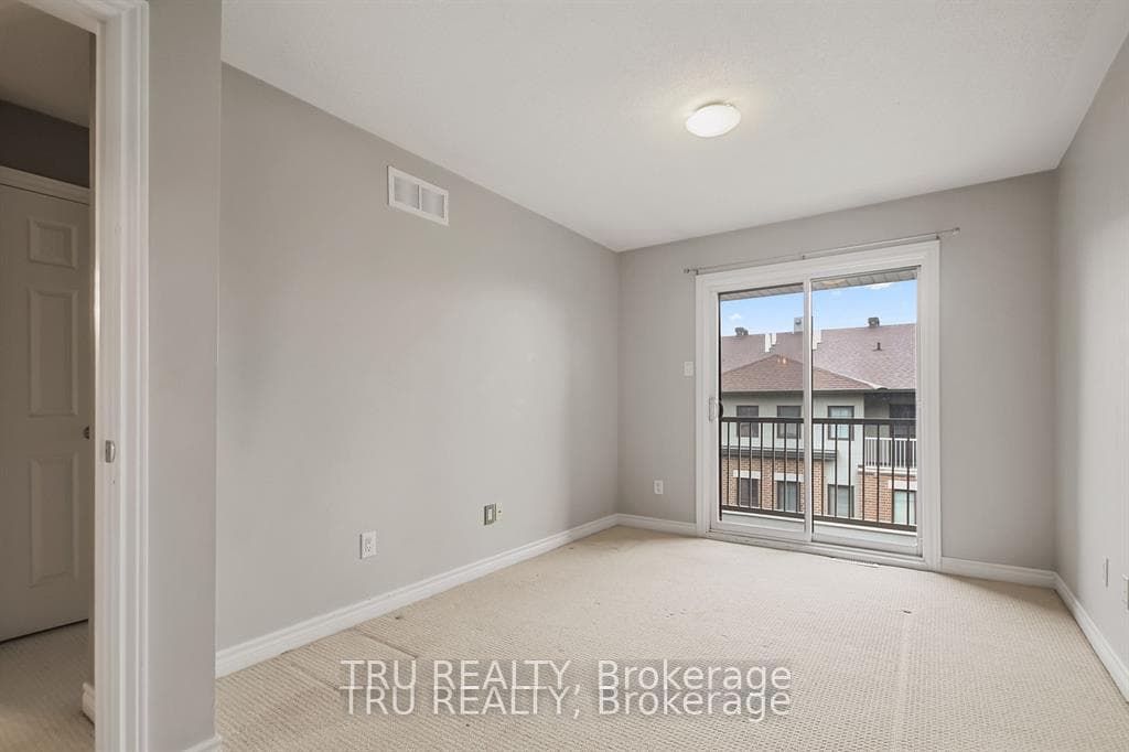 122 Lindenshade Drive Unit 19 photo 21