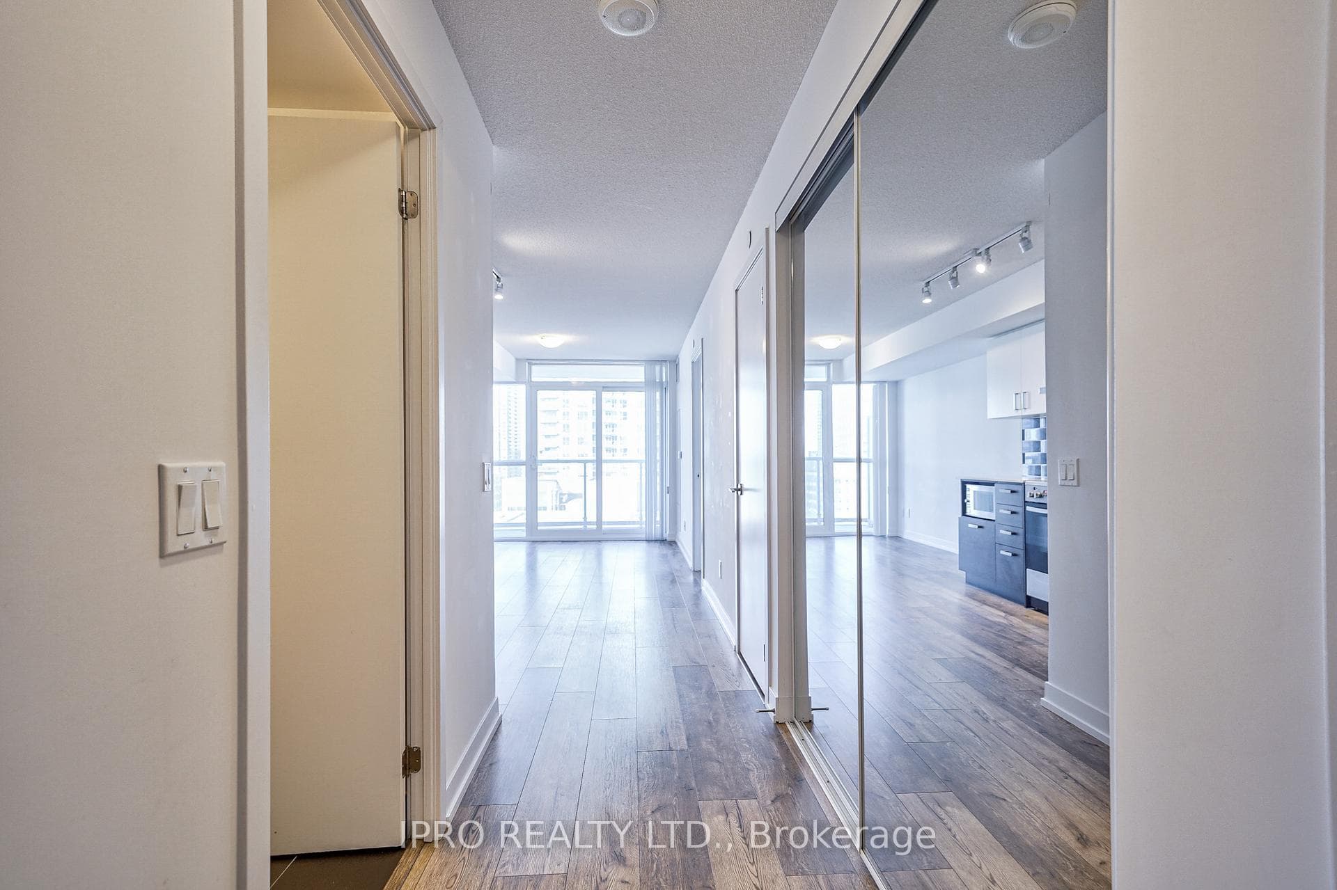 125 Redpath Avenue Unit 2106 photo 22