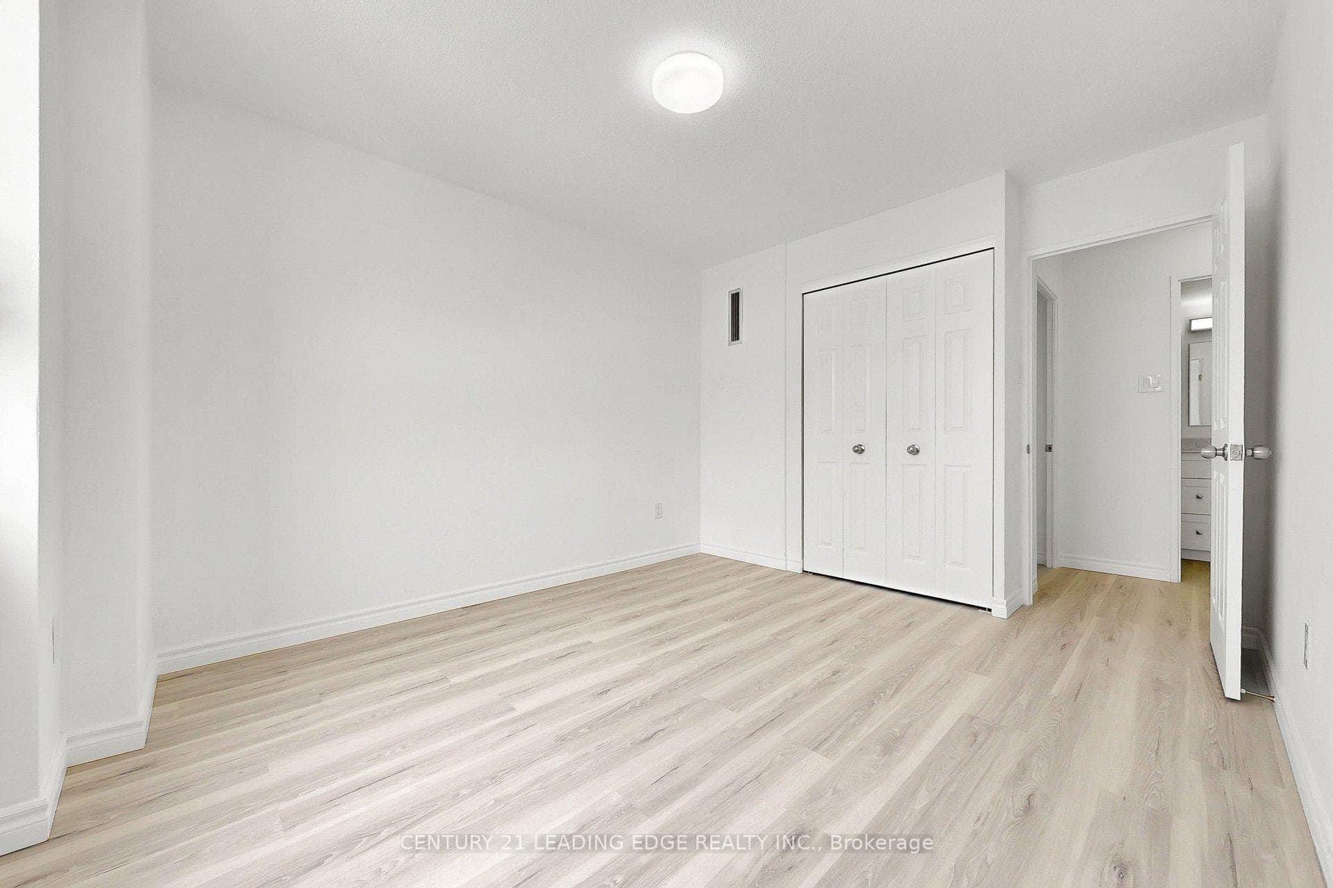 260 Seneca Hill Drive Unit 1604 photo 19