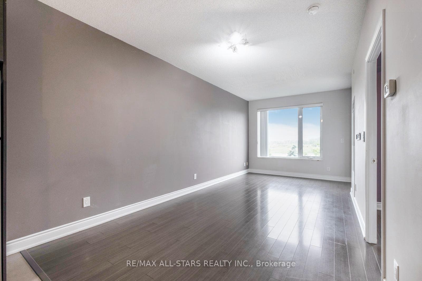 277 South Park Road Unit 315 photo 9