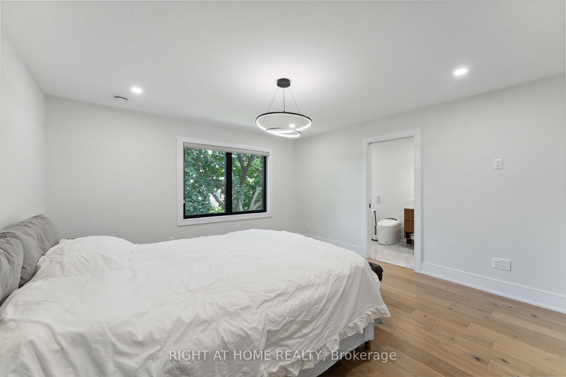 187 Carleton Avenue photo 31