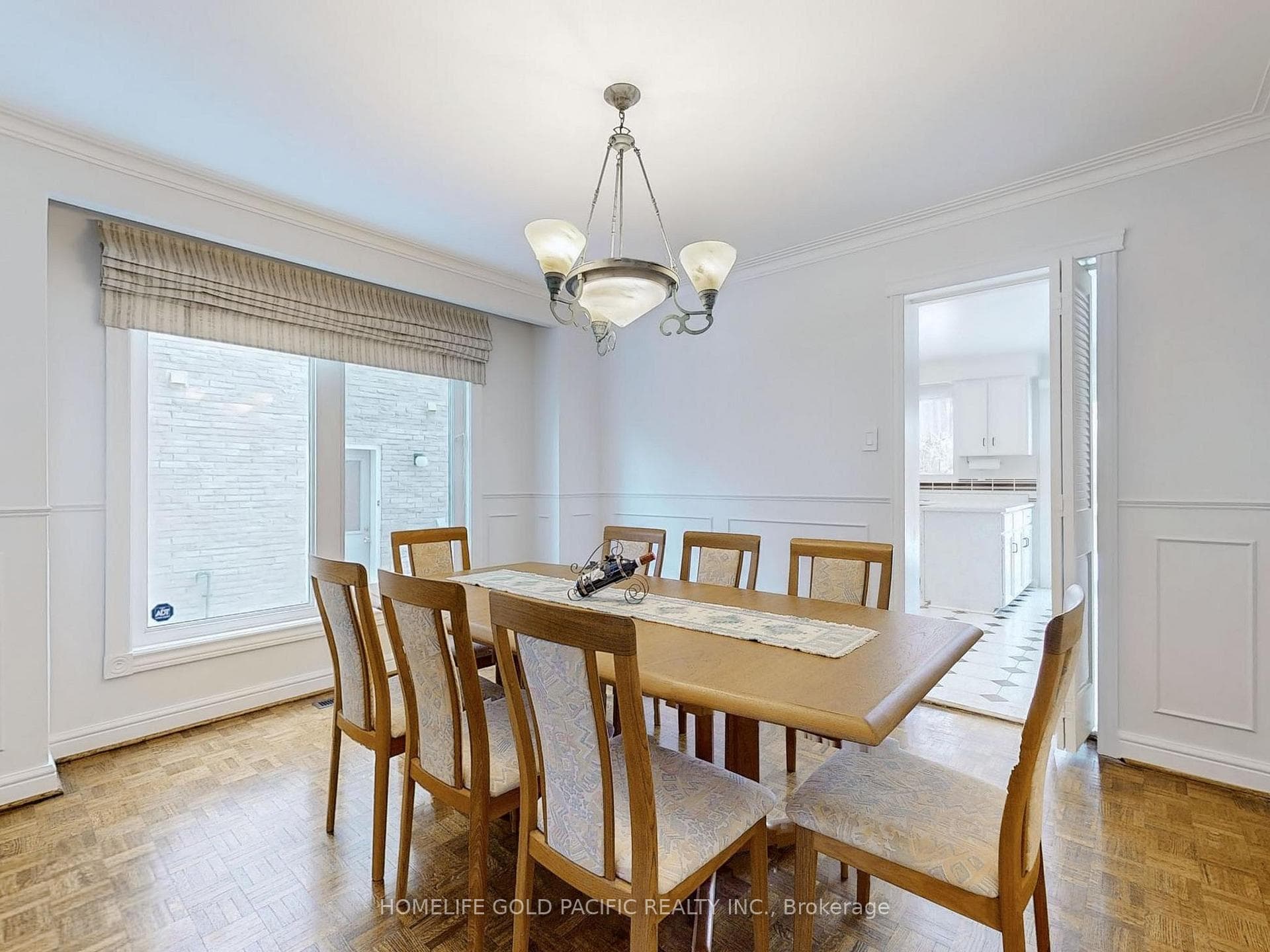 6 Loganberry Crescent photo 9