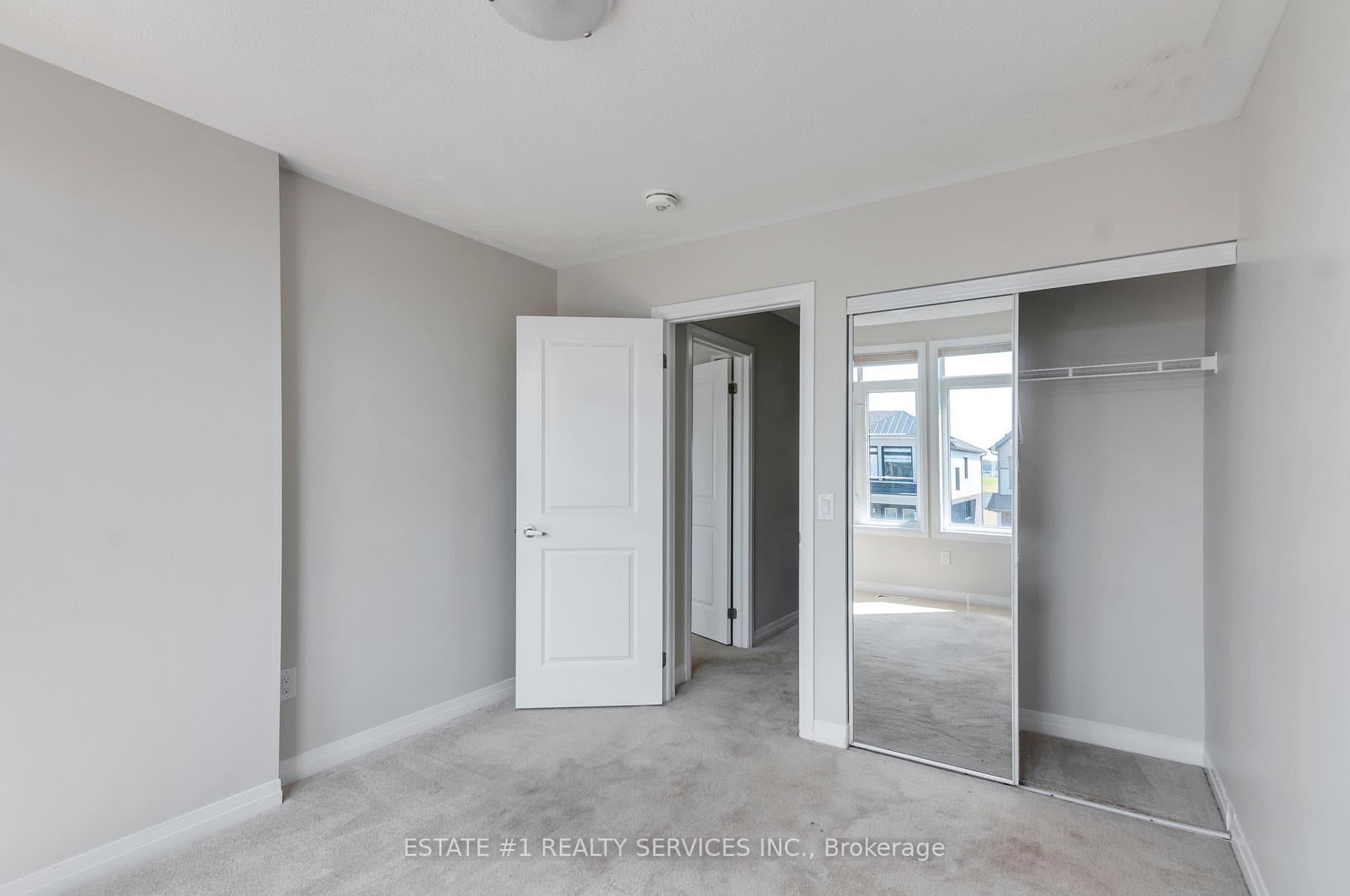163 Freedom Crescent photo 22