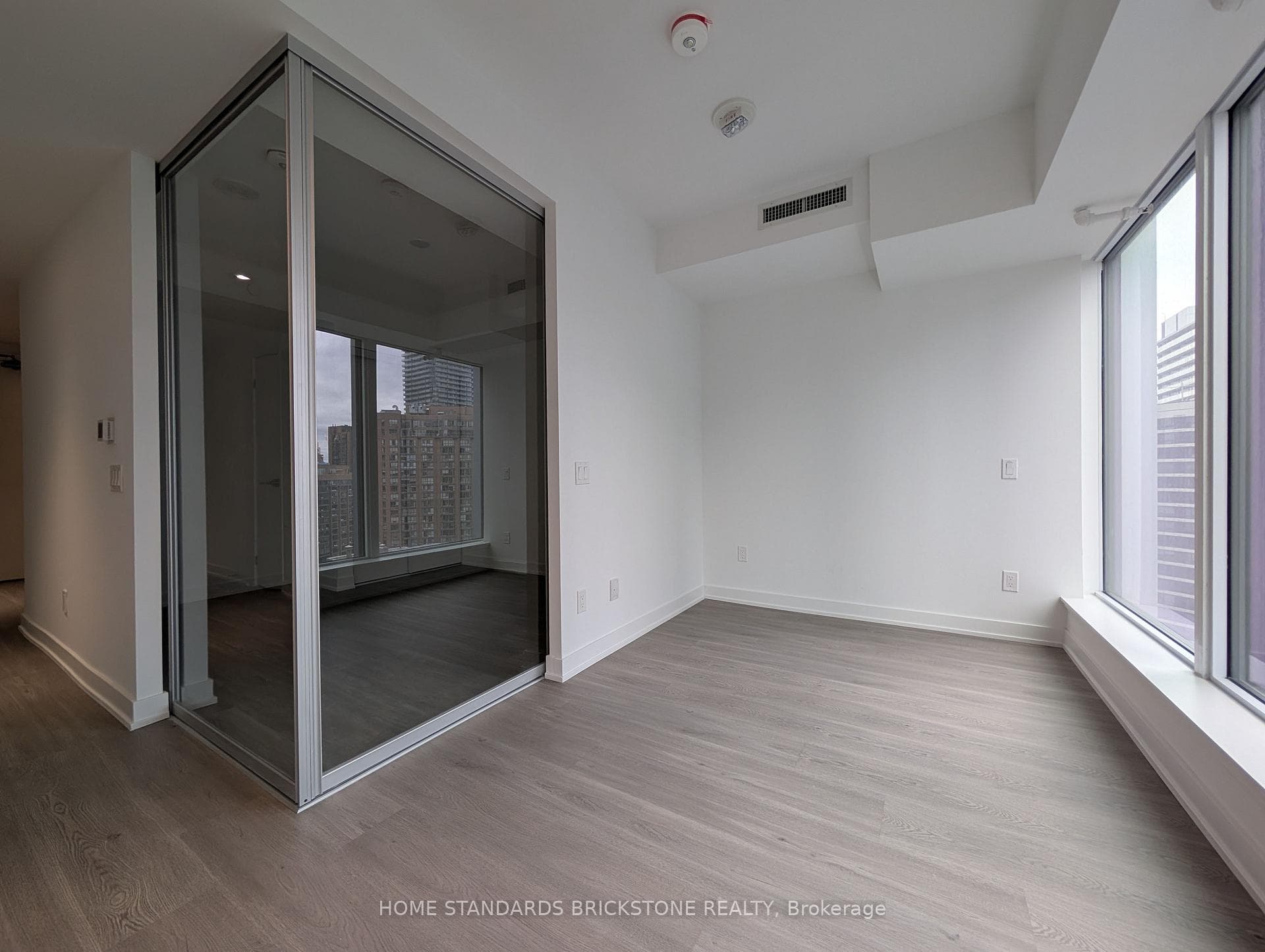 Livingroom & Bedroom