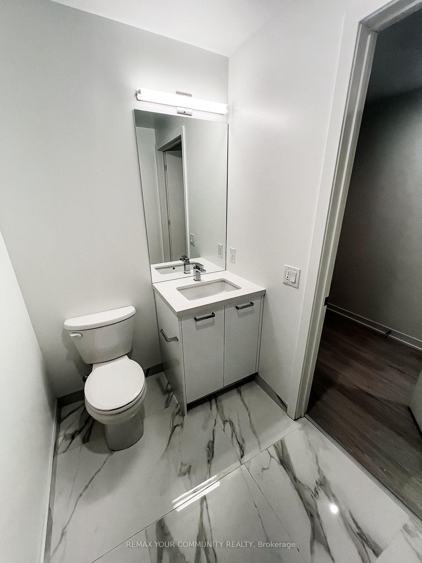195 McCaul Street Unit 1408 photo 11