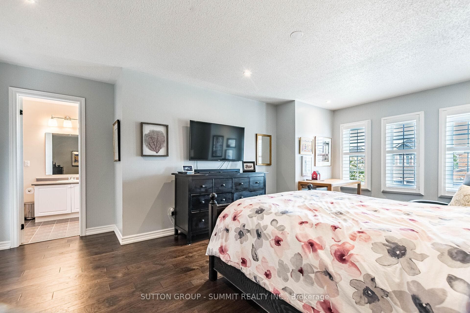 7205 SPYGLASS Crescent photo 23