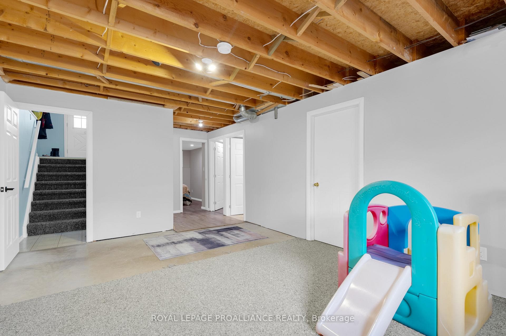 26 South Maloney Street photo 24