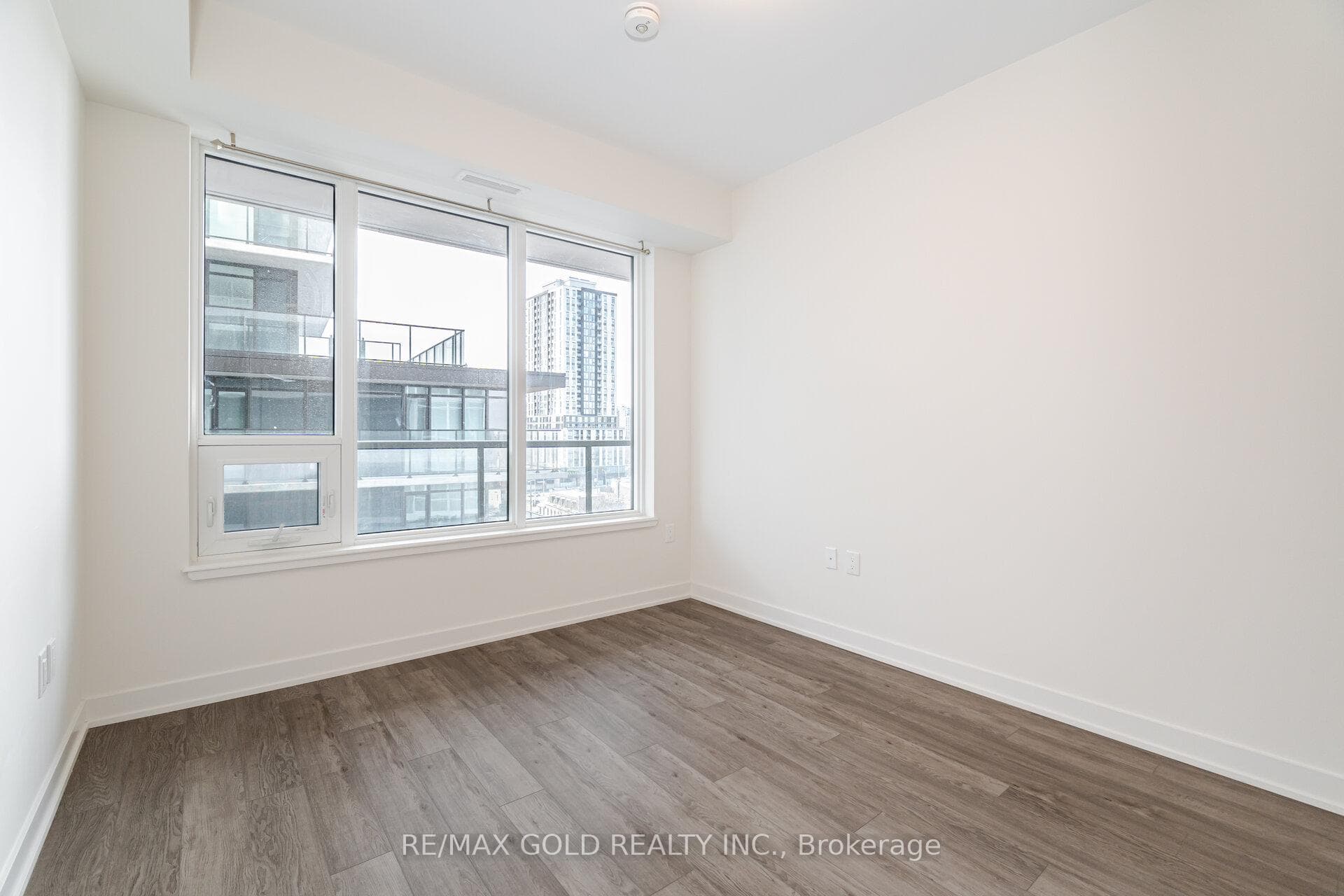 212 King William Street Unit #915 photo 17