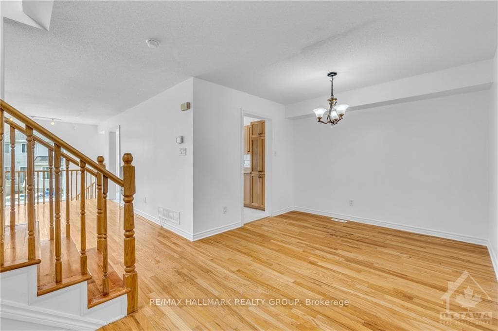 56 SADDLESMITH Circle photo 5