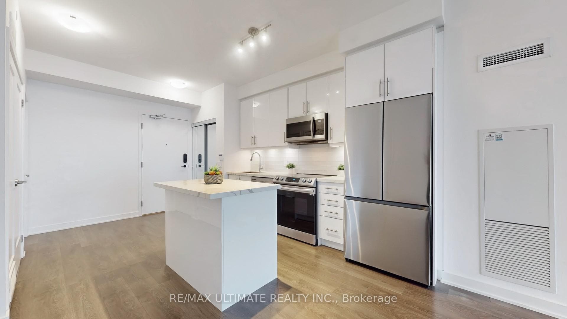 95 Oneida Crescent Unit 1803 photo 13