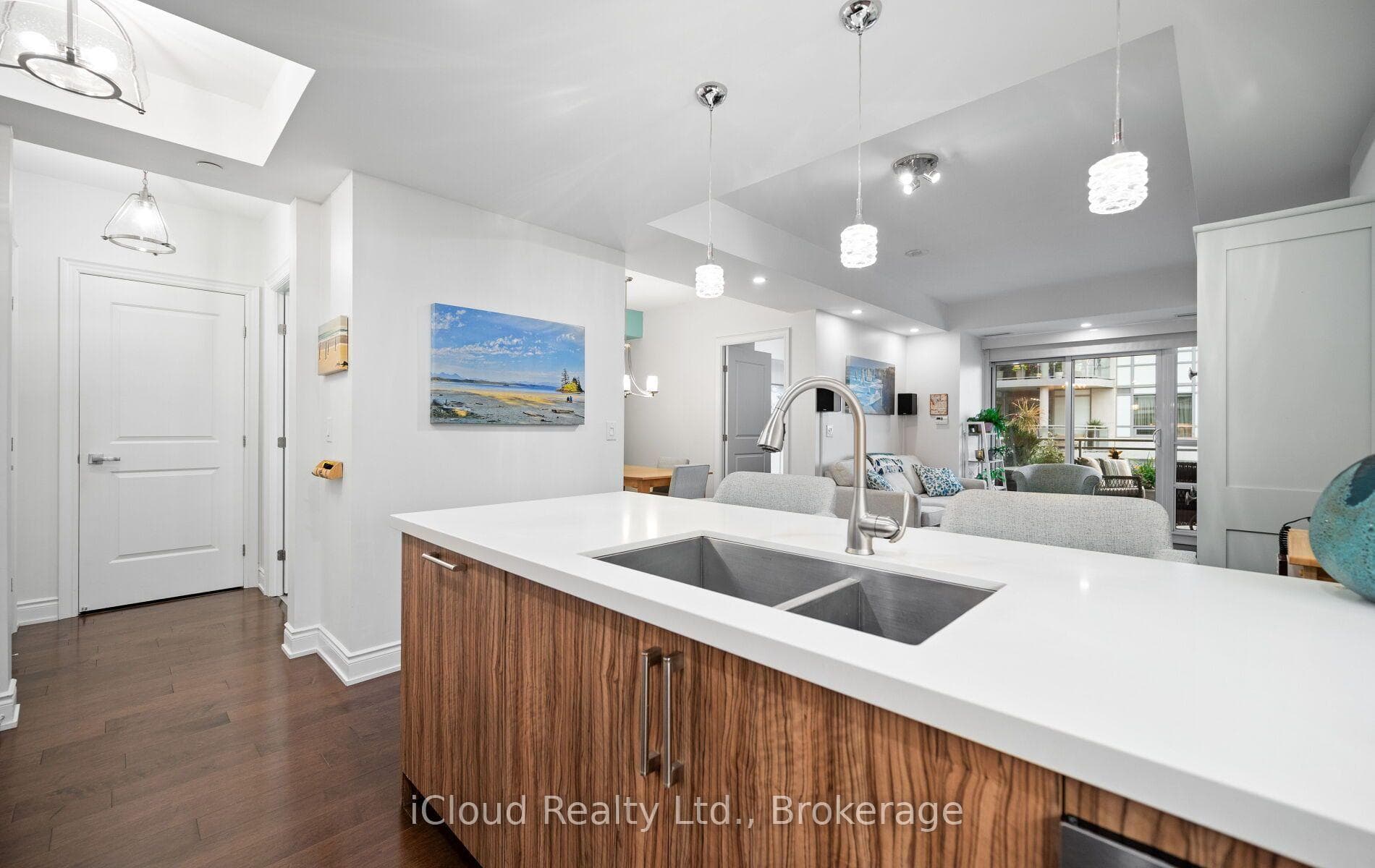 3500 Lakeshore Road Unit 625 photo 5