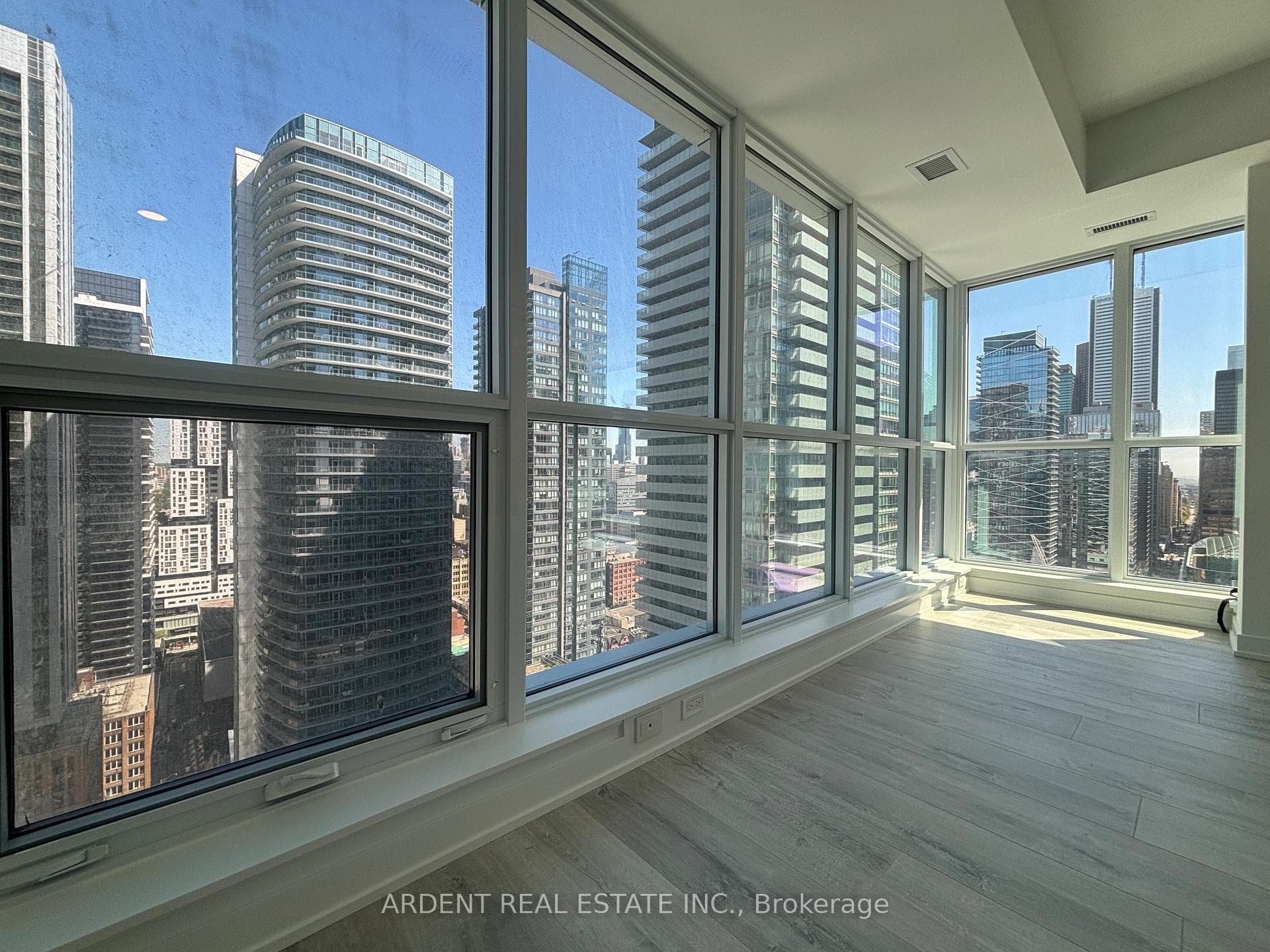 327 King Street Unit 2907 photo 8