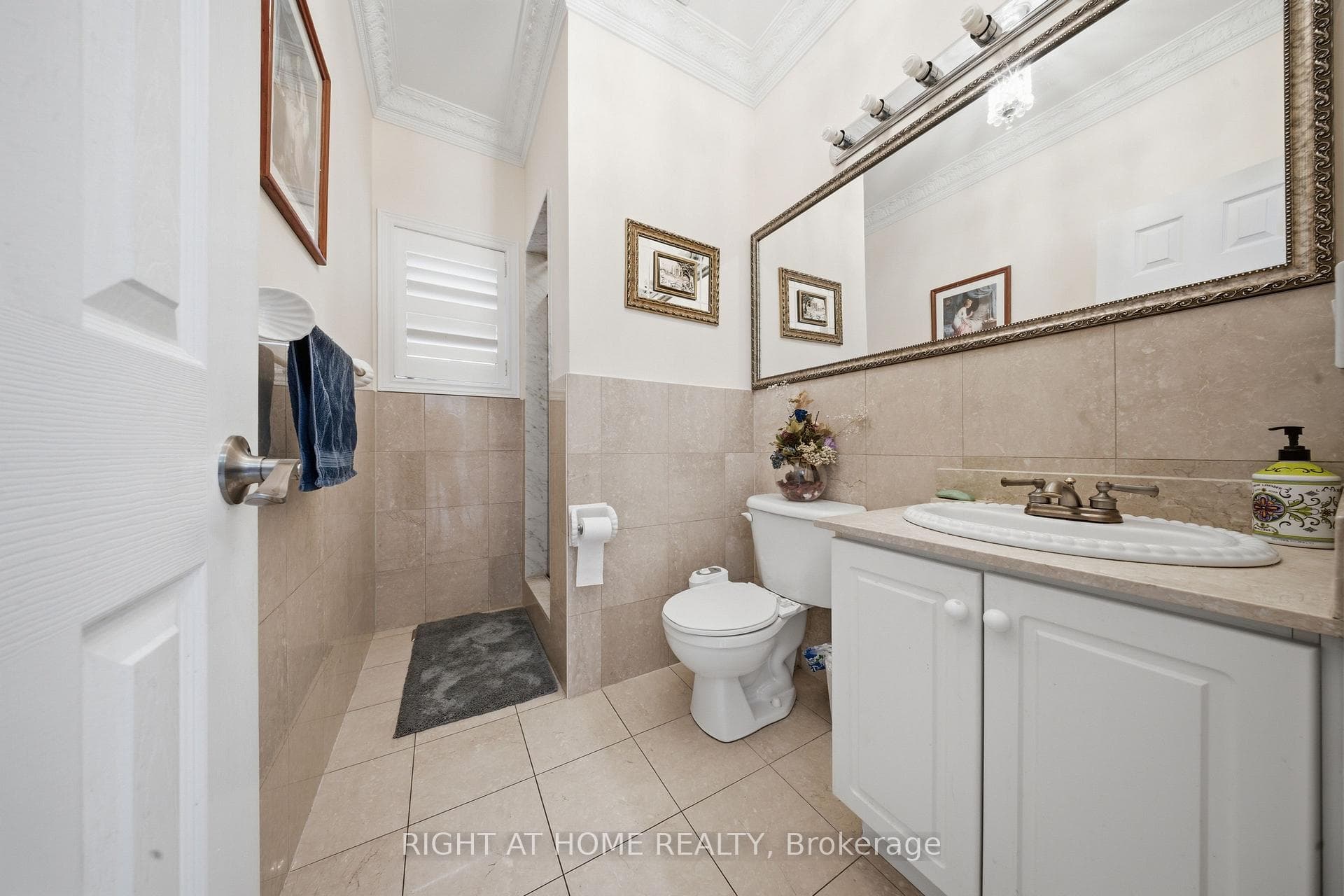 284 Maple Leaf Drive photo 6
