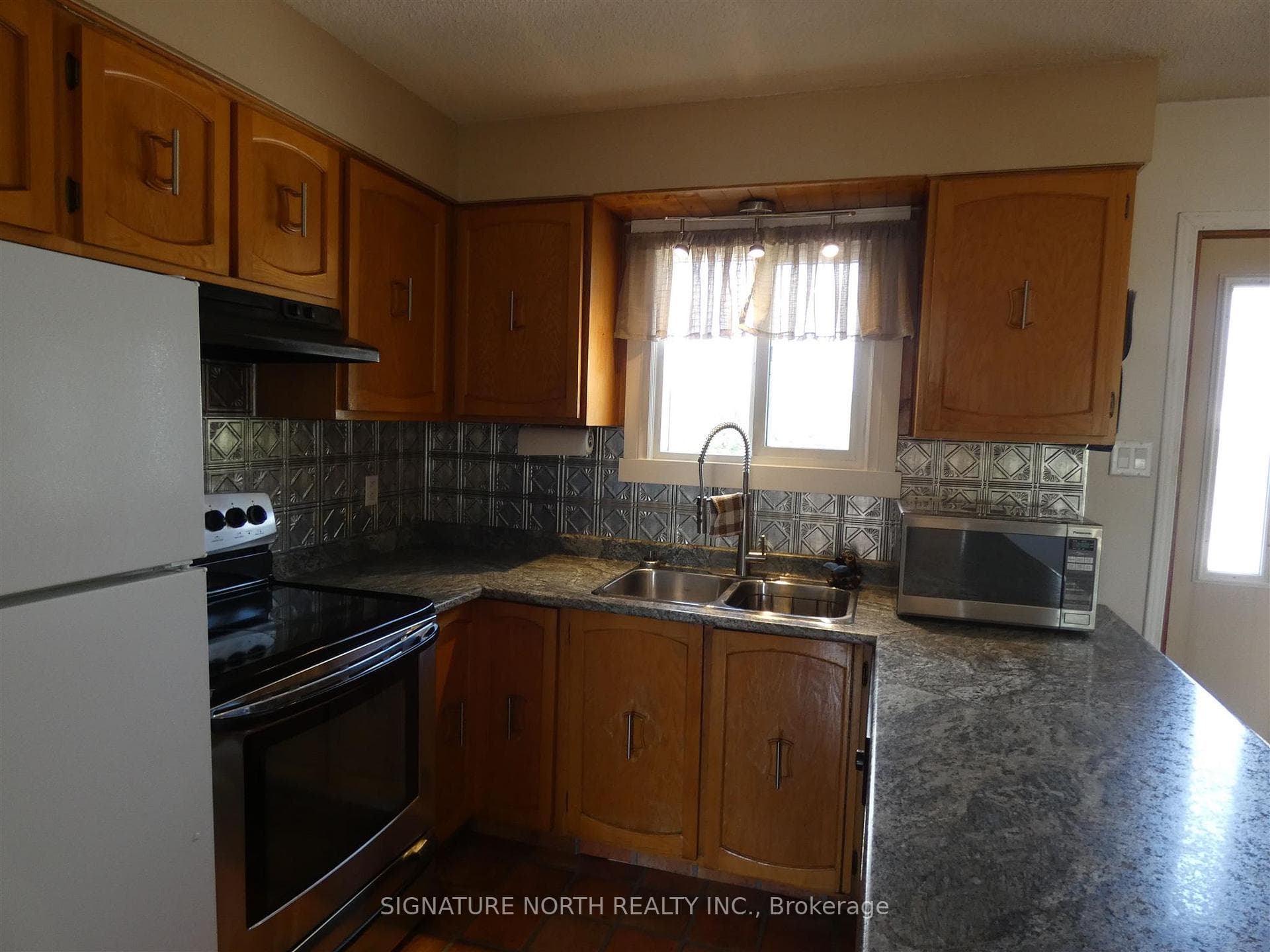212 Third Ave NW photo 15