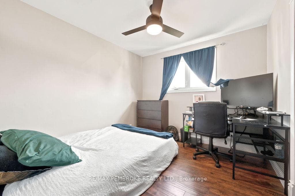 9 James Street photo 25