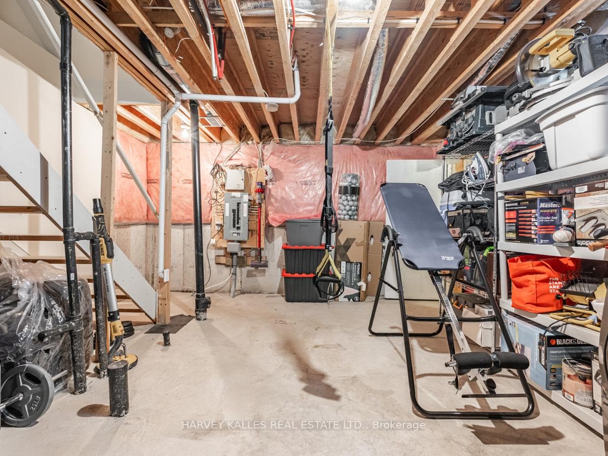 42 Rosewood Avenue photo 32