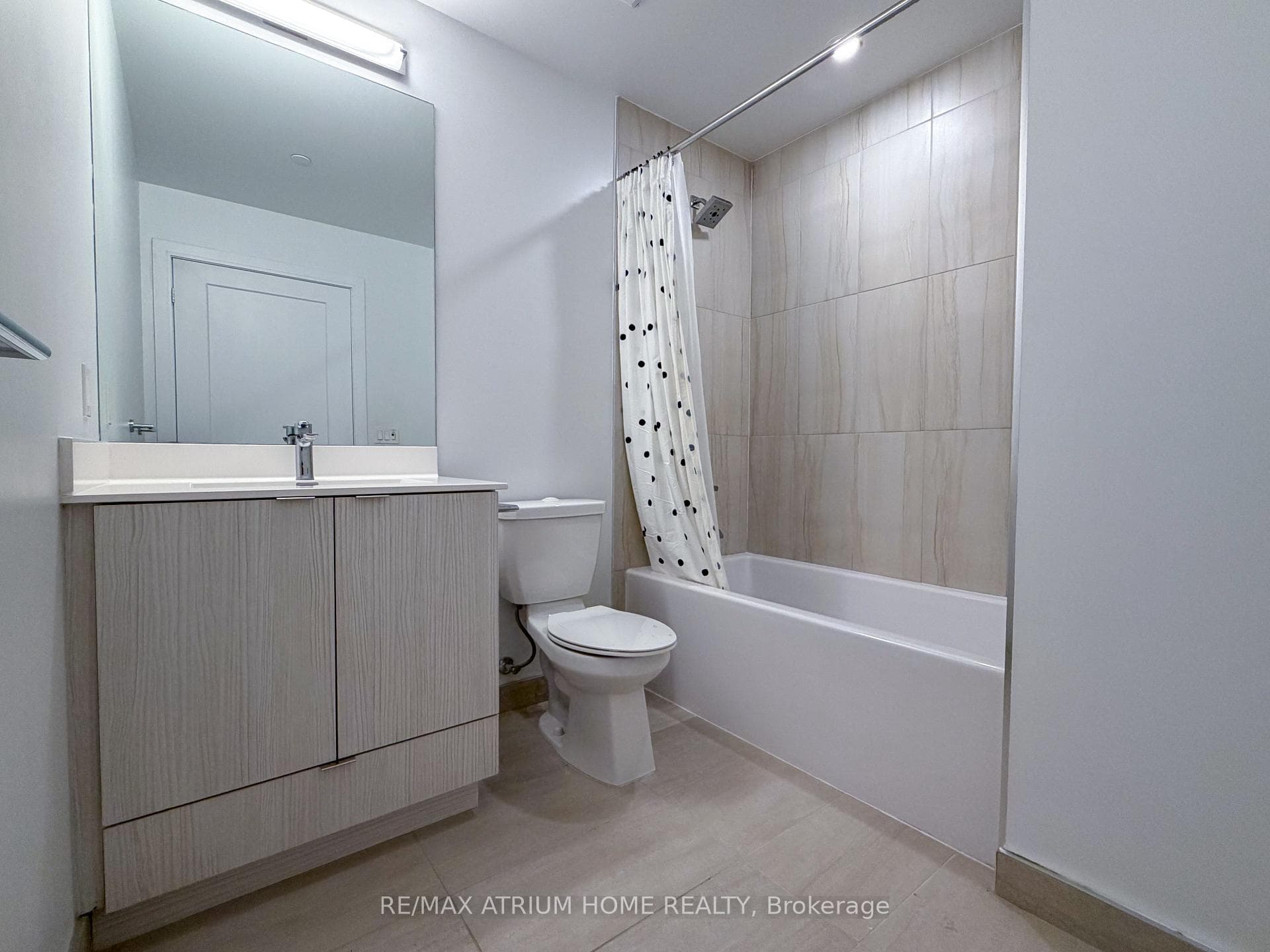 225 Village Green Square Unit 2705 photo 7