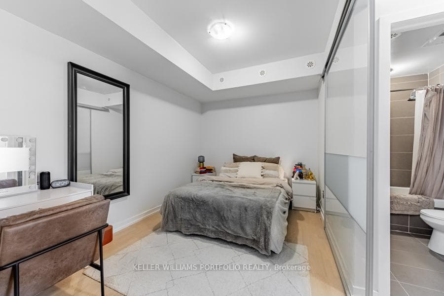 150 Broadview Avenue Unit 20 photo 14