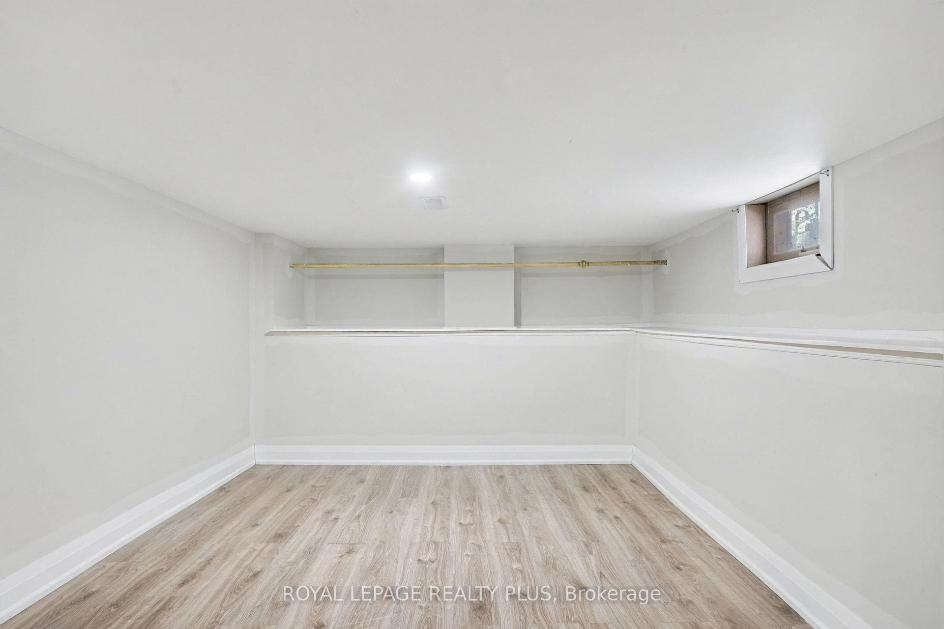 165 Cavell Avenue photo 13