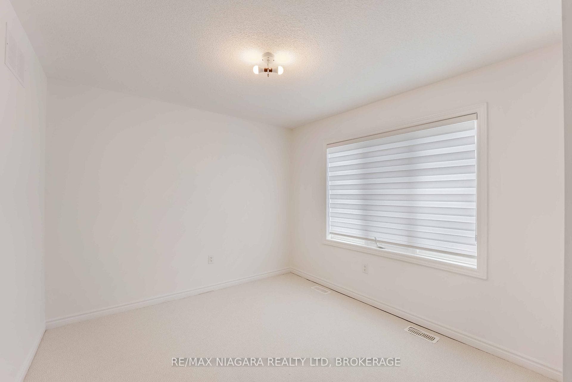 106 Tumblewood Place photo 23