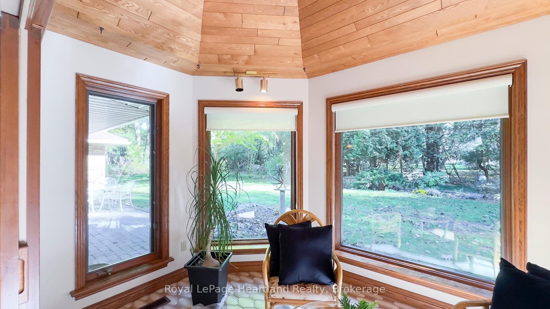 81364 Champlain Boulevard photo 19