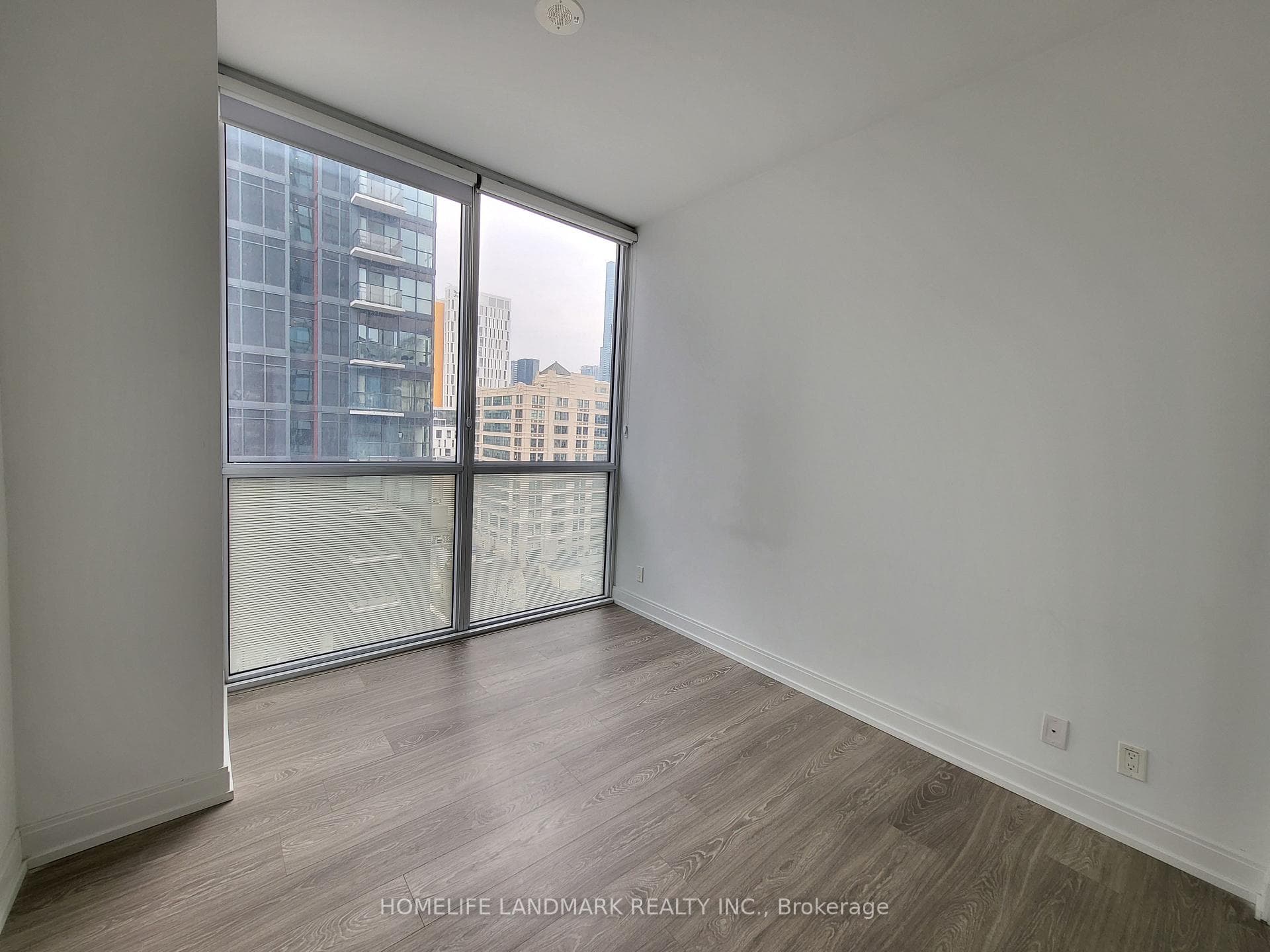 181 Dundas Street Unit 1210 photo 5