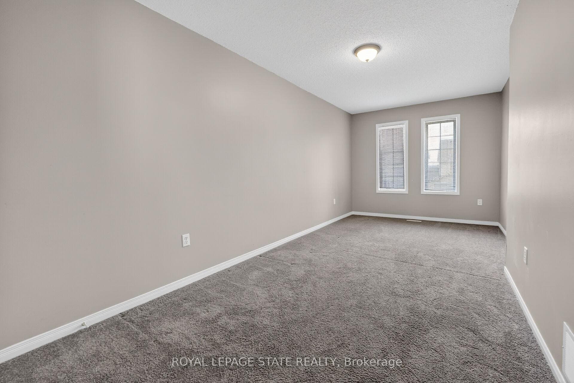 41 Kenyon Crescent photo 24
