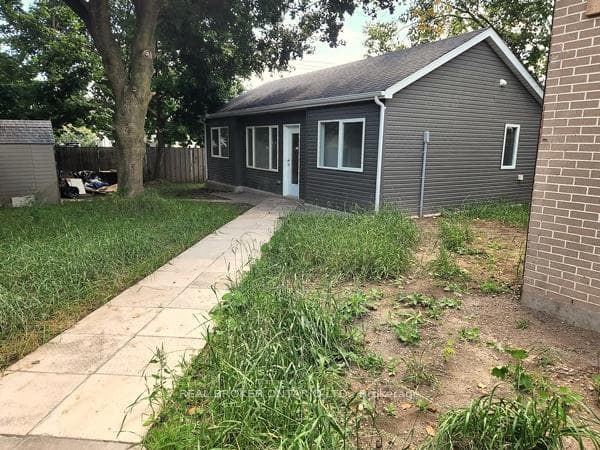 65 Ottaway Avenue Unit Garden photo 2