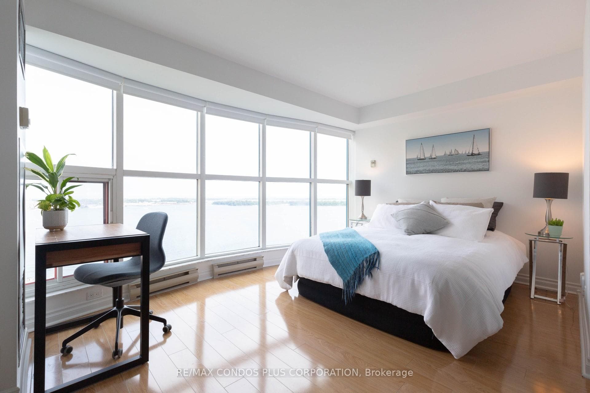 99 Harbour Square Unit 3105 photo 3