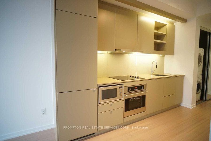 101 Peter Street Unit 4005 photo 2