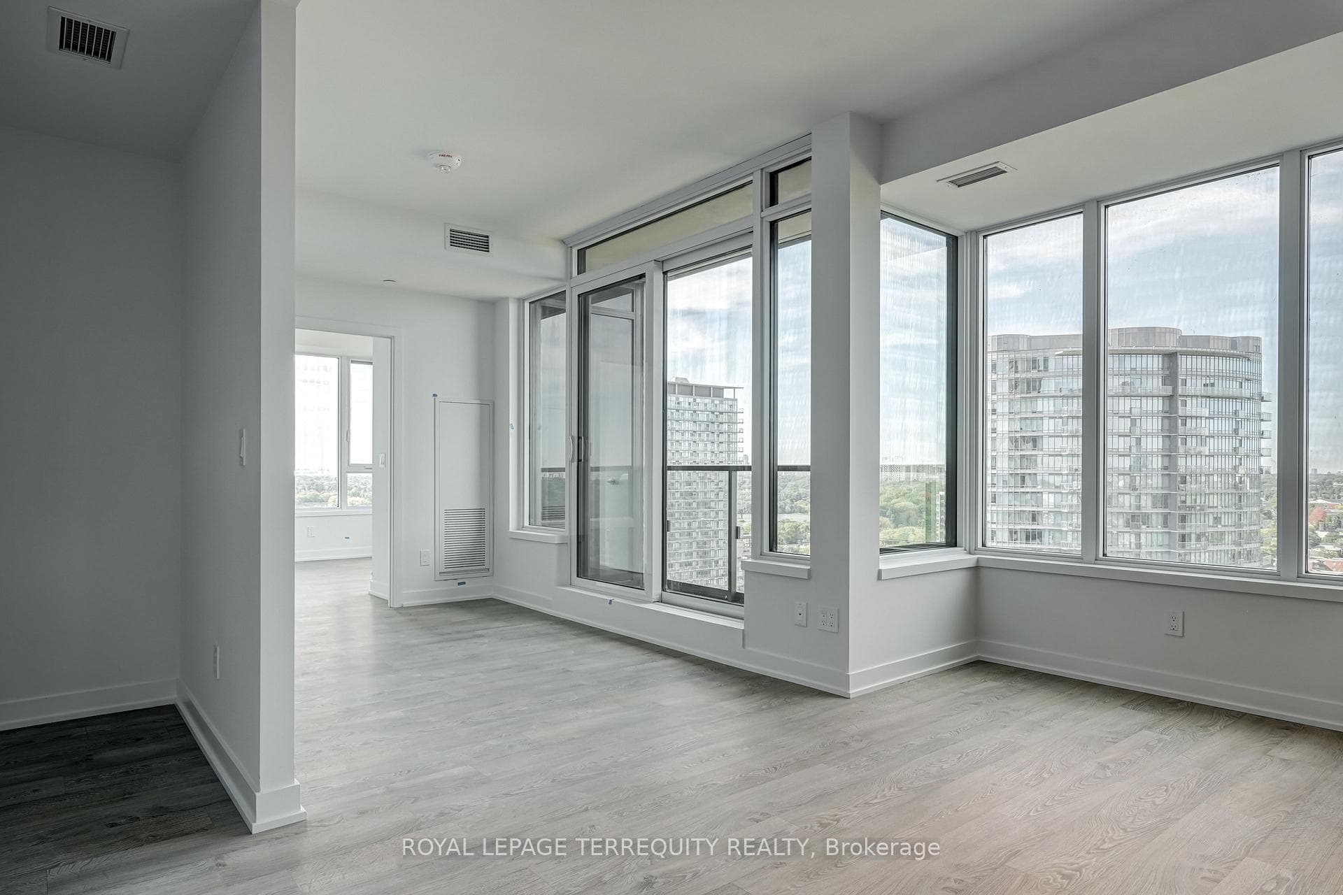 1926 Lake Shore Boulevard Unit 2716 photo 6