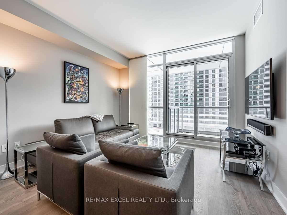 30 Roehampton Avenue Unit 619 photo 10