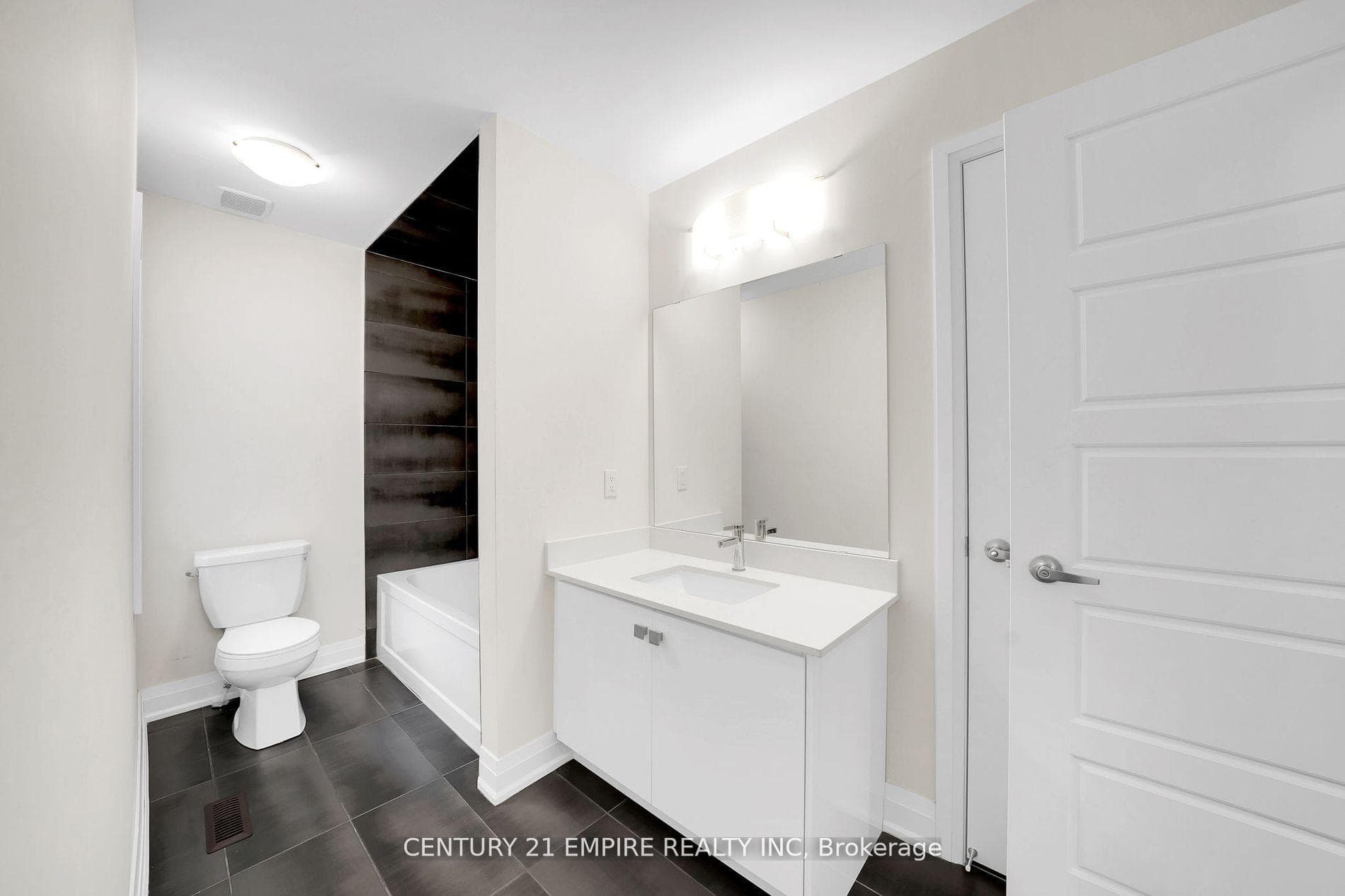 210 Ferragine Crescent photo 28