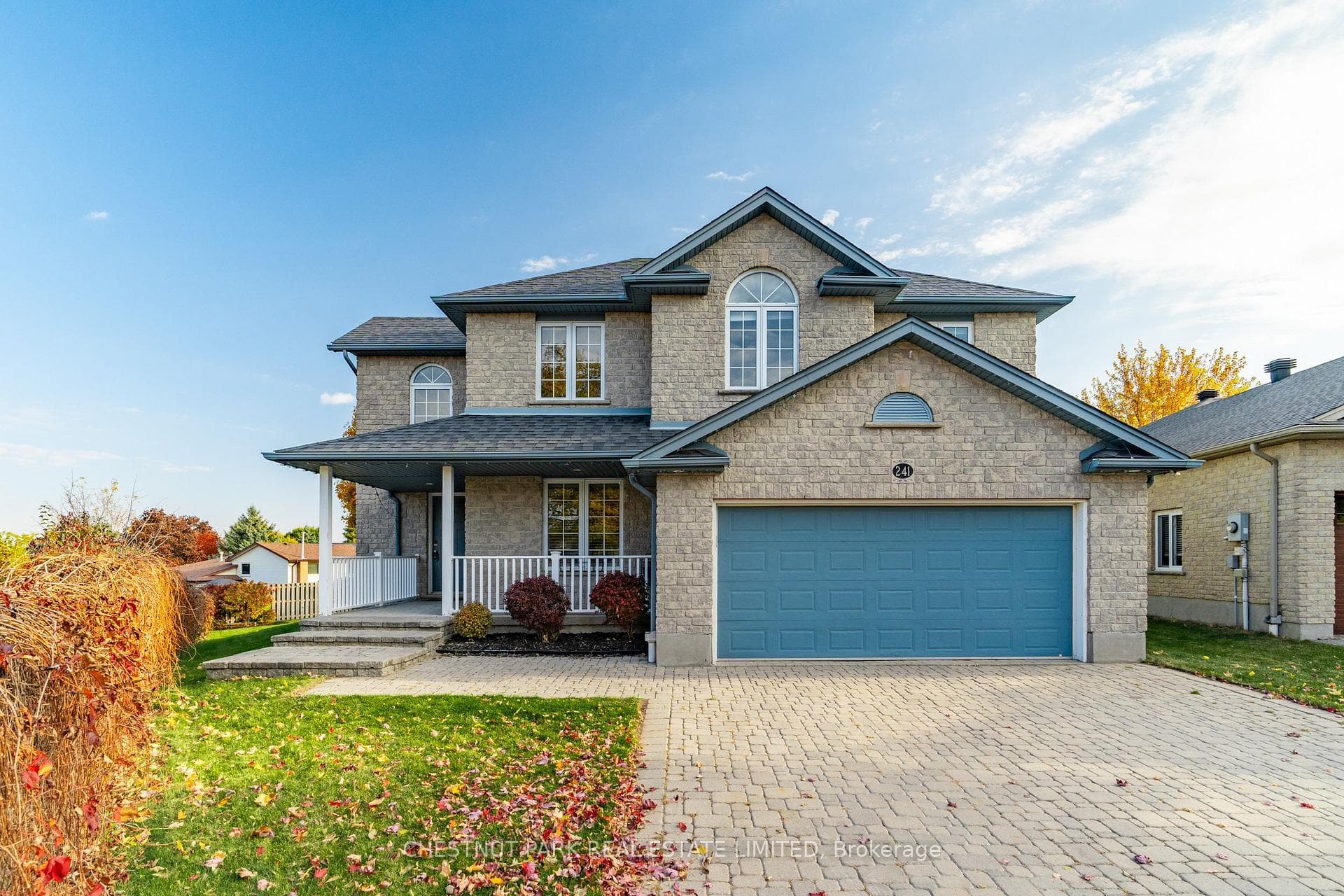 241 Fern Crescent photo 1