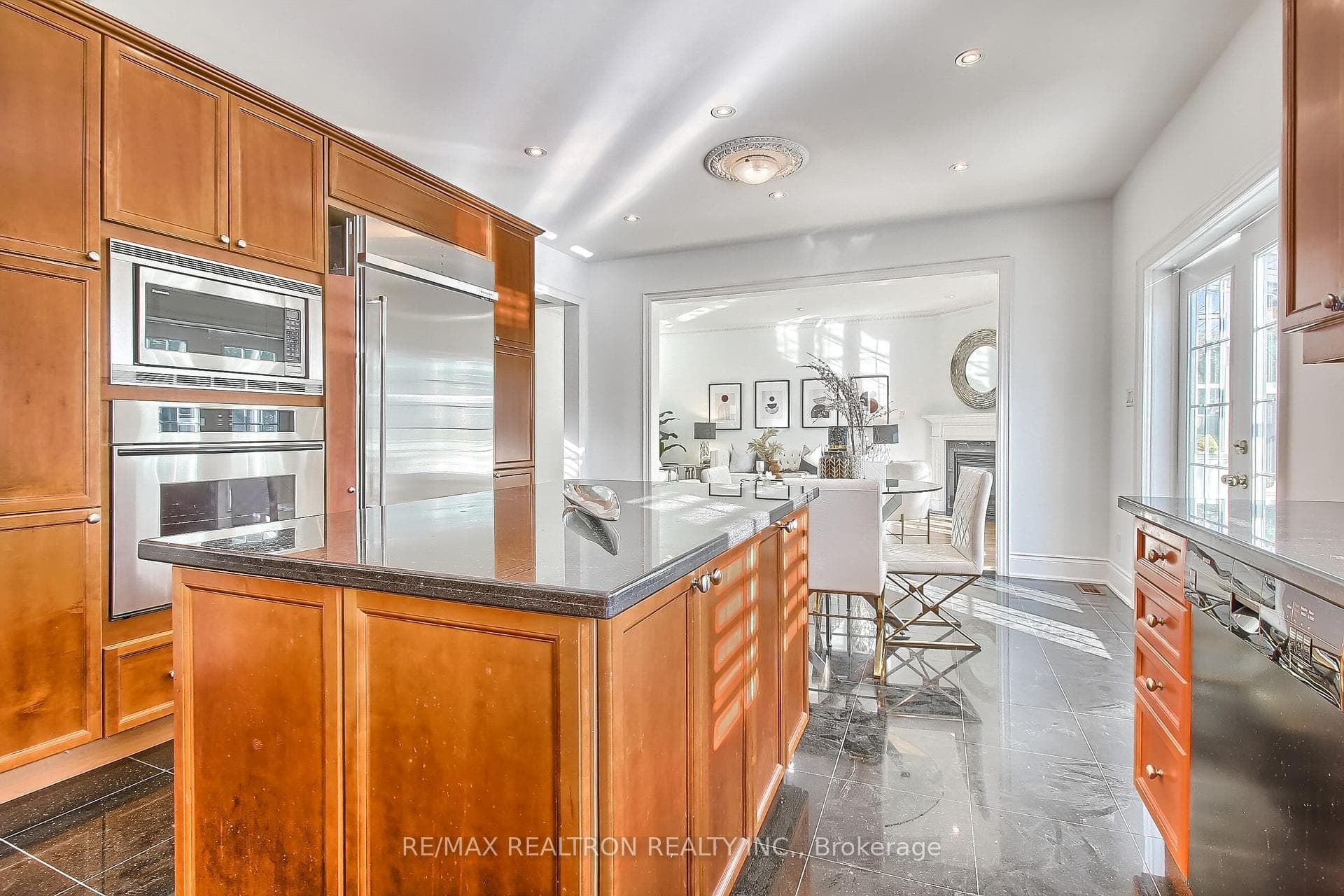 45 Frybrook Crescent photo 8