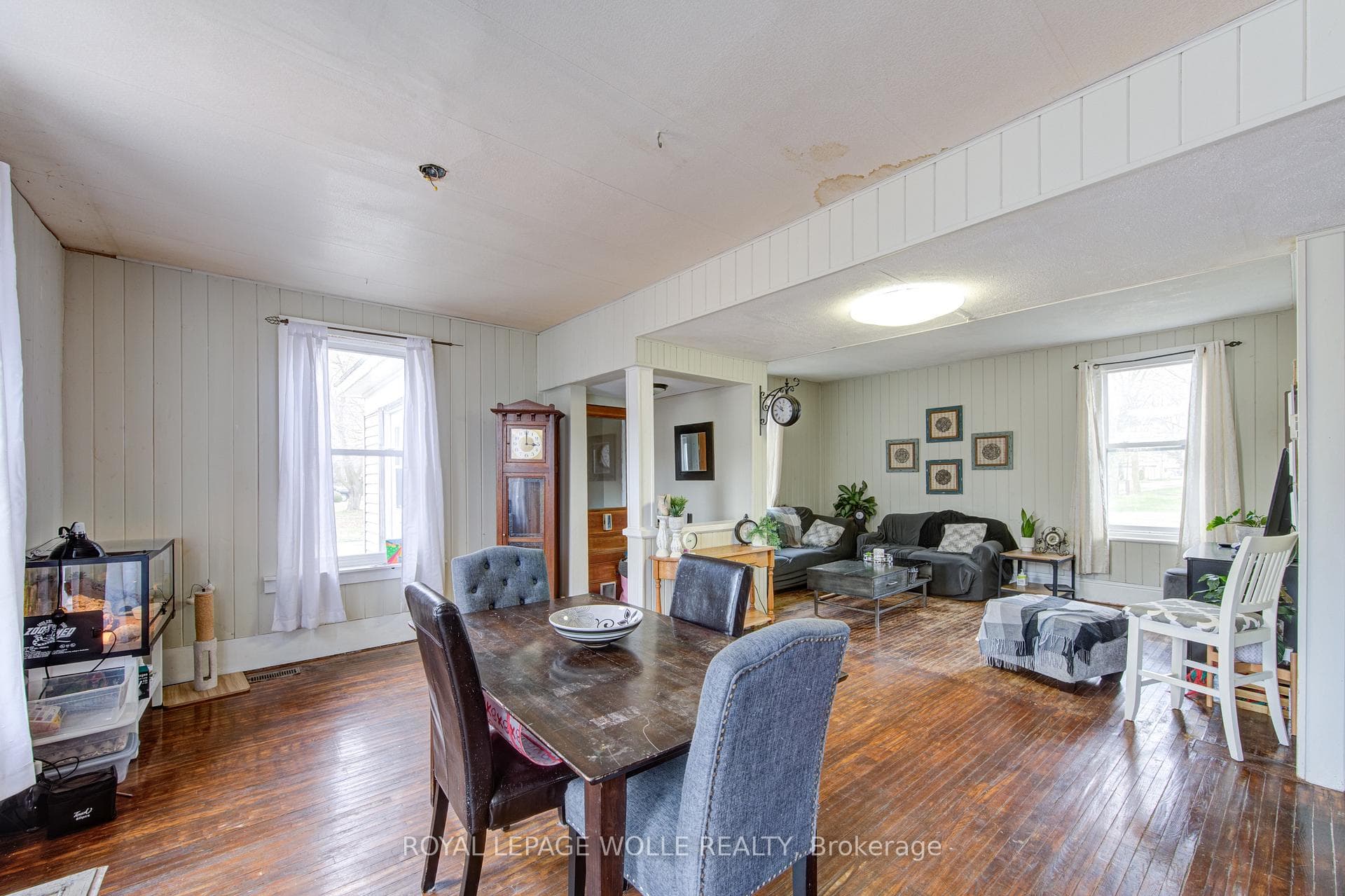 137 Wellington Street photo 23