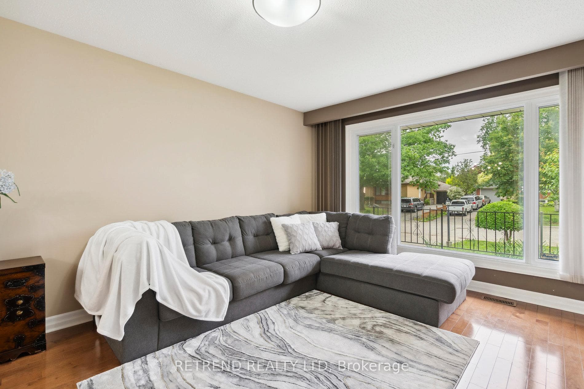 1426 Chalice Crescent photo 15