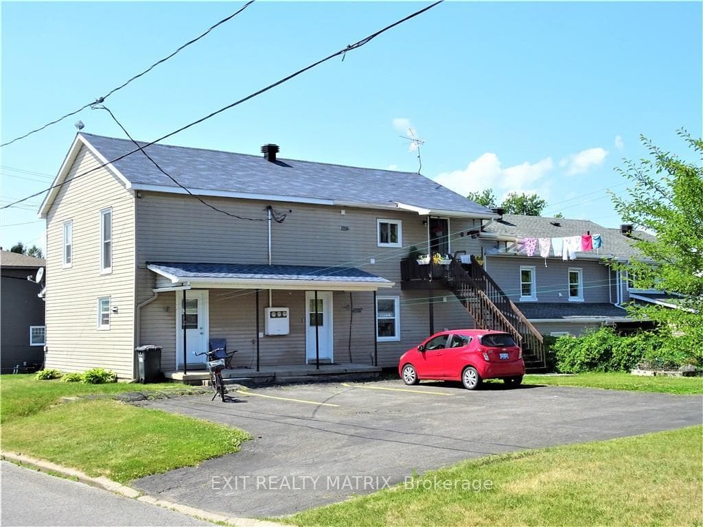 247 LAURIER Street photo 5