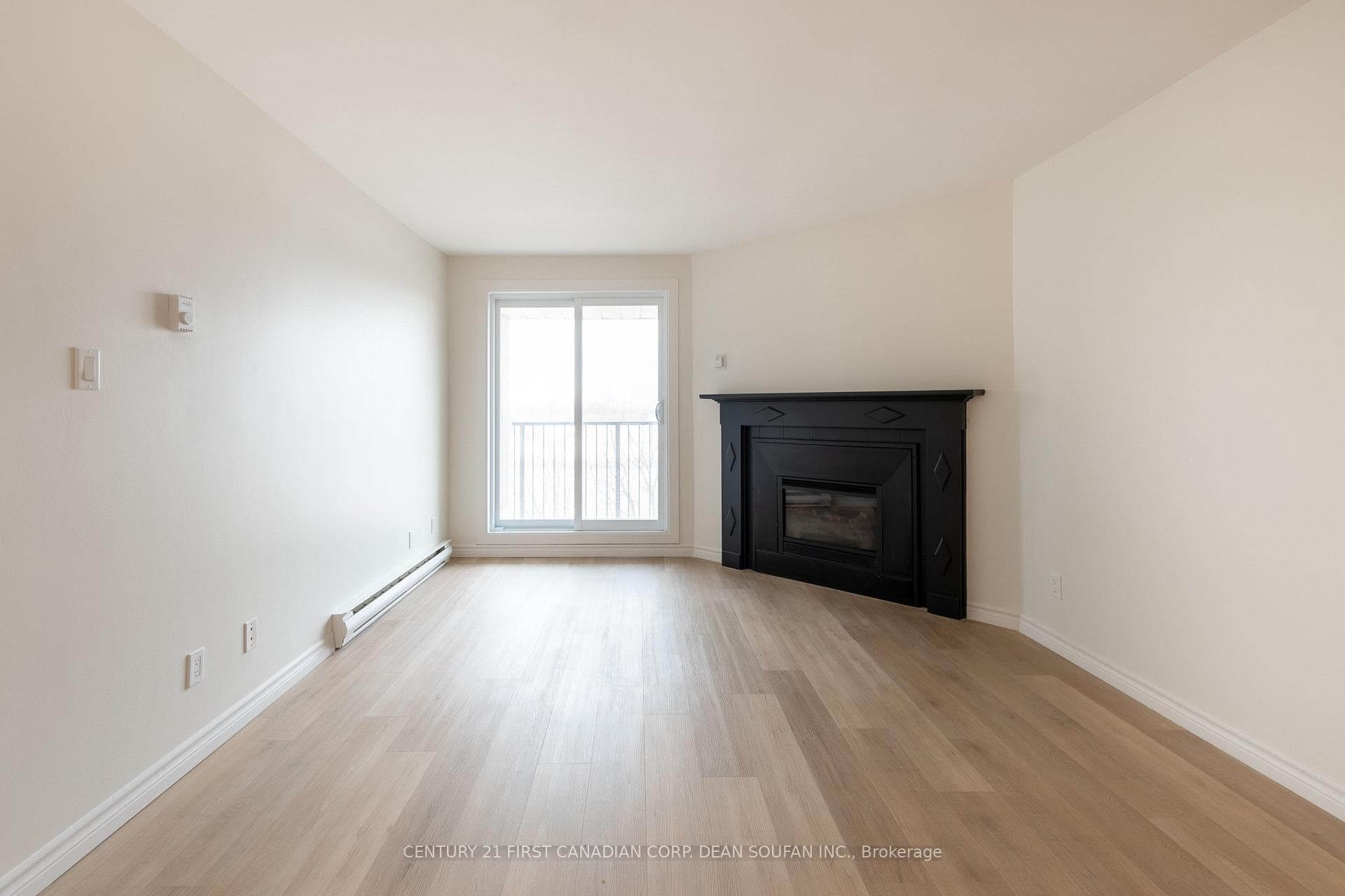 739 DEVERON Crescent Unit 308 photo 12