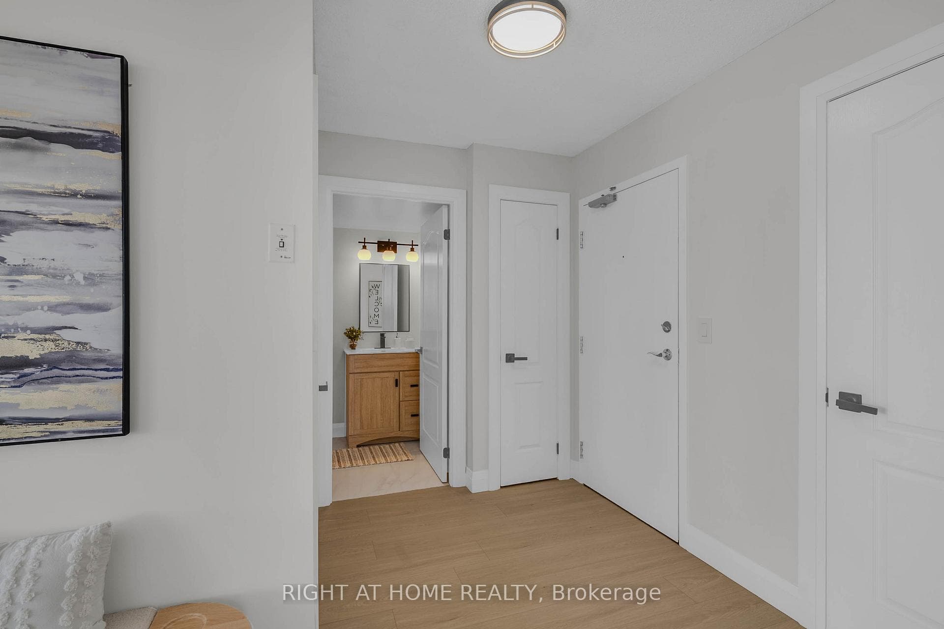 Foyer, Closets, 2nd Full Washroom + Laundry