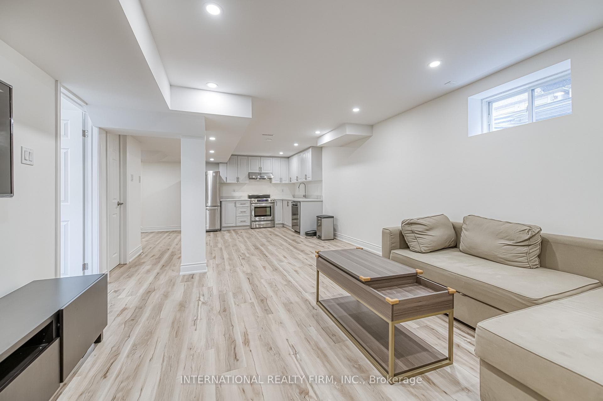 1225 Jezero Crescent photo 35