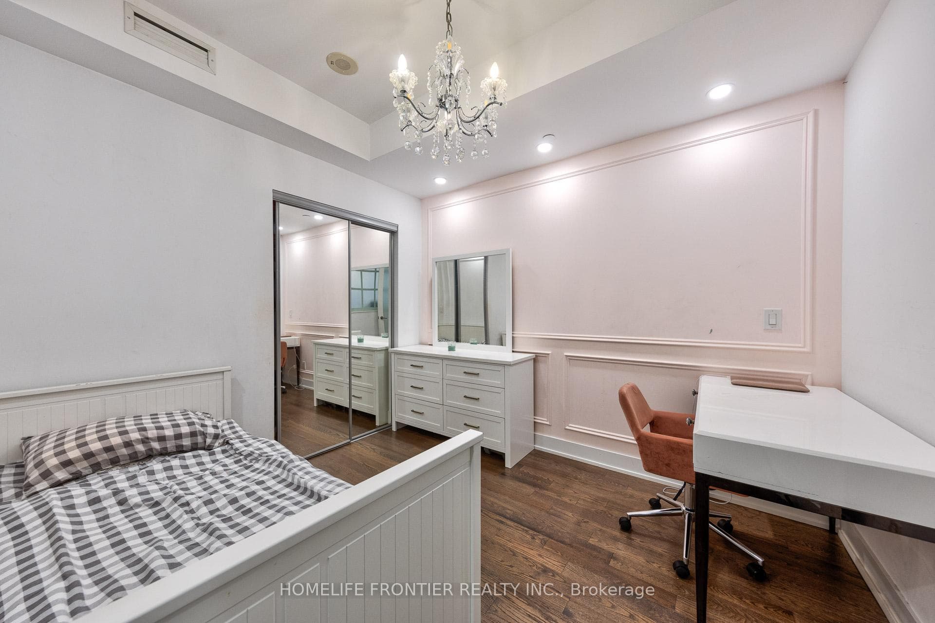 3018 Yonge Street Unit 201 photo 19