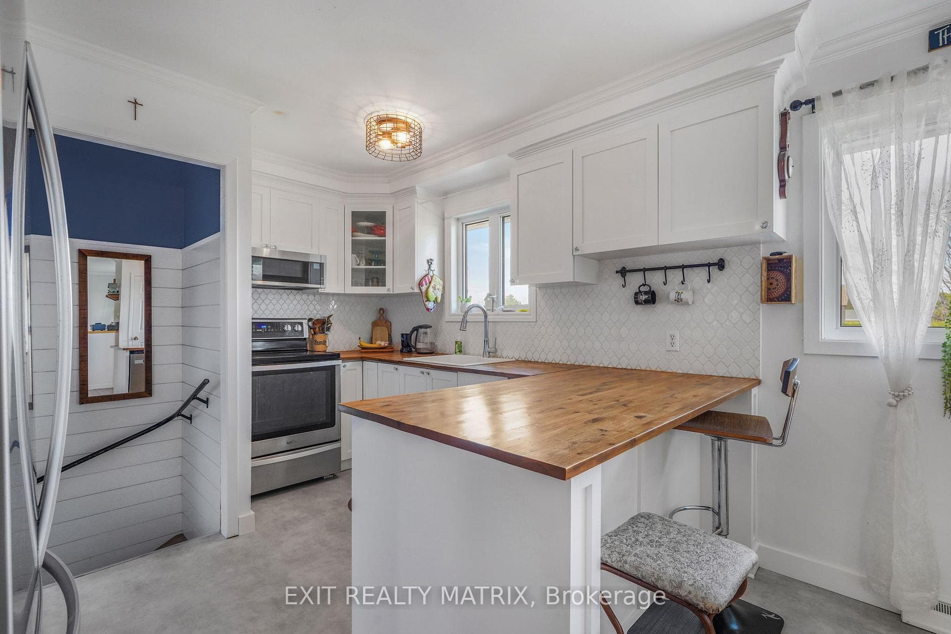 509 Ghislain Street photo 10