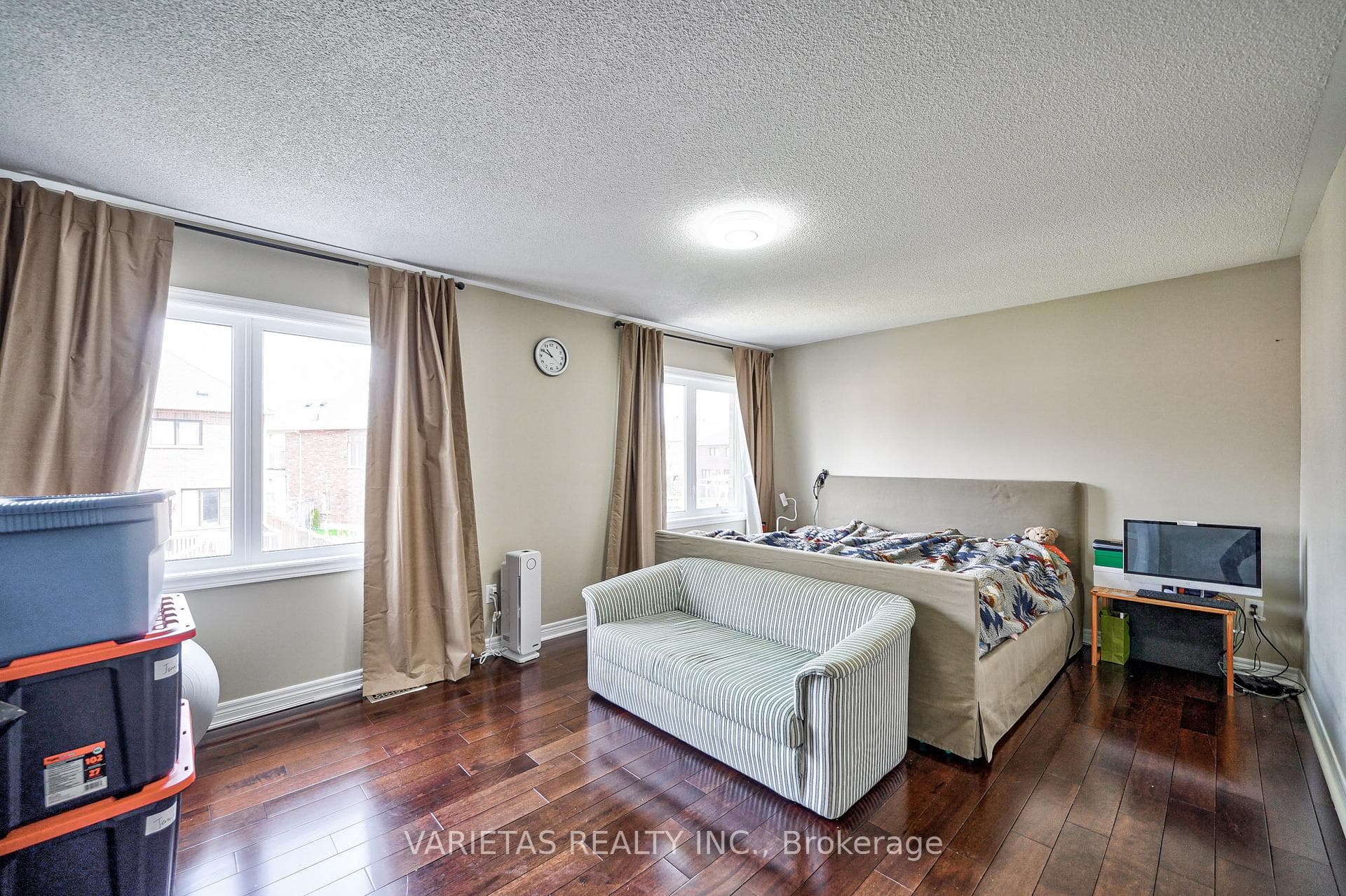 725 Millard Street photo 23